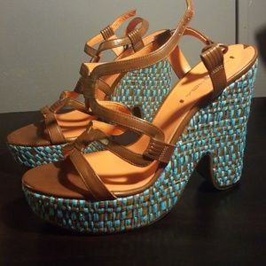 Wedge style platform sandal